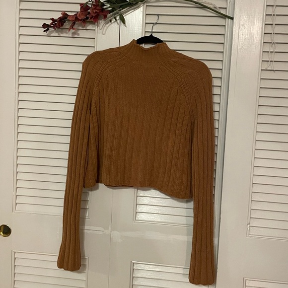 American Eagle Mockneck Knit Crop Sweater Size M - Picture 2 of 4